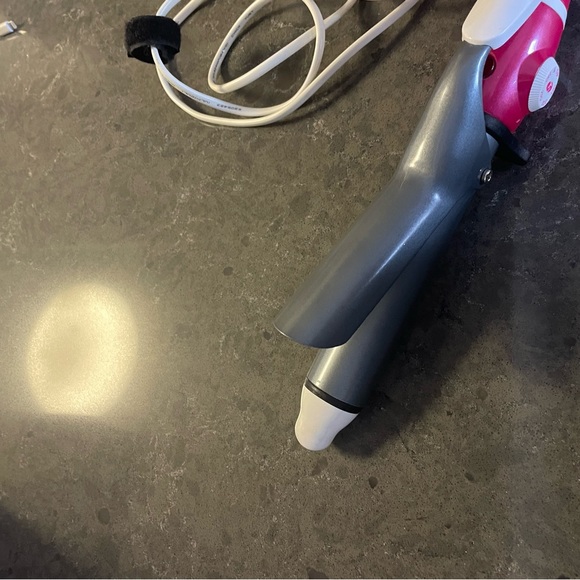 T3 Twirl Curling Iron with Tourmaline Ceramic Iconic Technology (Barrel: 1.25”) - Picture 2 of 7